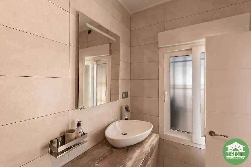 Town House With Roof Terrace In Heart Of Vinuela Apartment