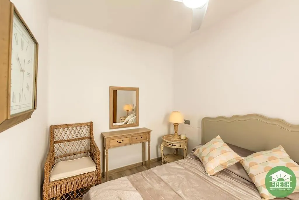 Town House With Roof Terrace In Heart Of Vinuela Apartment