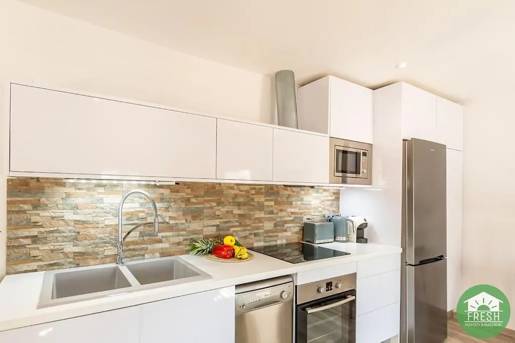 Town House With Roof Terrace In Heart Of Vinuela Apartment